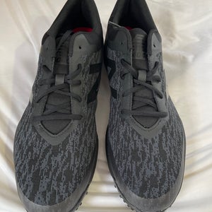 Men’s New Balance Turf Shoes Size 13. *NEVER WORN*