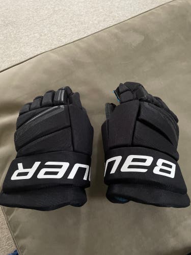 Bauer 13" Vapor Team Gloves