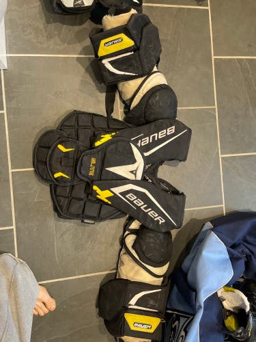 Used Medium Bauer Goalie Chest Protector