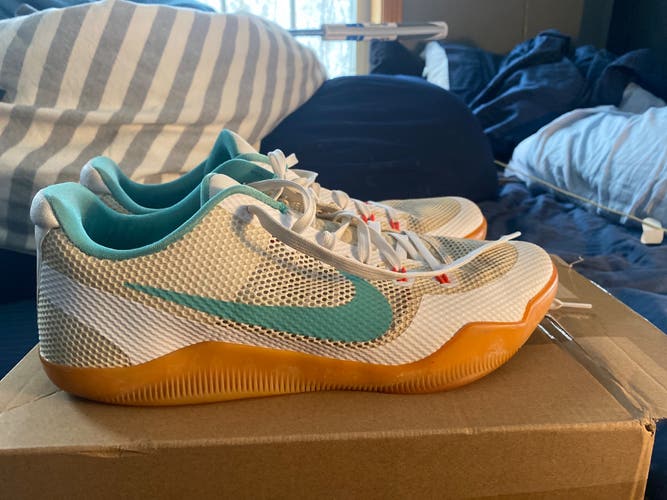 Nike Kobe 11 basketball shoes