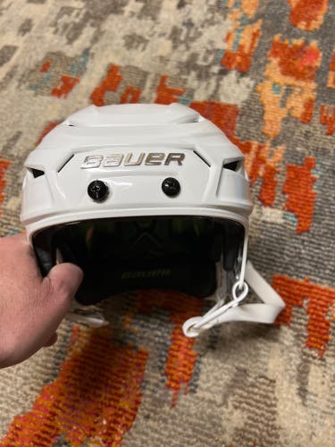 Bauer hyperlite hockey helmet