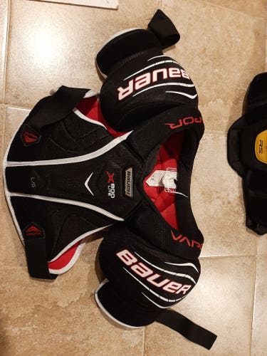 Junior Used Large Bauer Vapor X800  lite Shoulder Pads