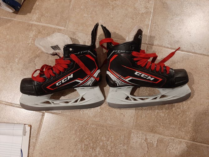 Youth Used CCM JetSpeed FT340 Hockey Skates Regular Width Size 4