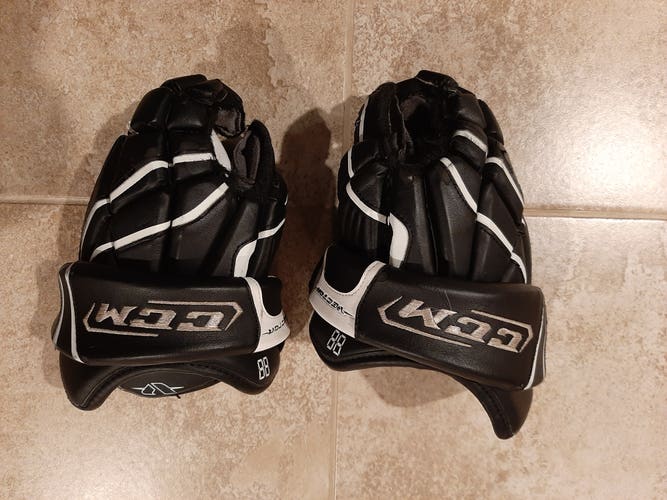 Used CCM Vector Gloves 11"