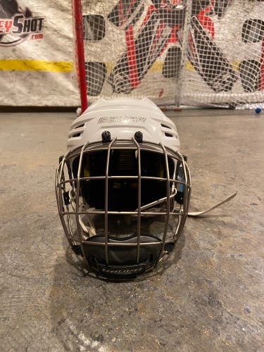 Used XS Bauer  Re-Akt Helmet