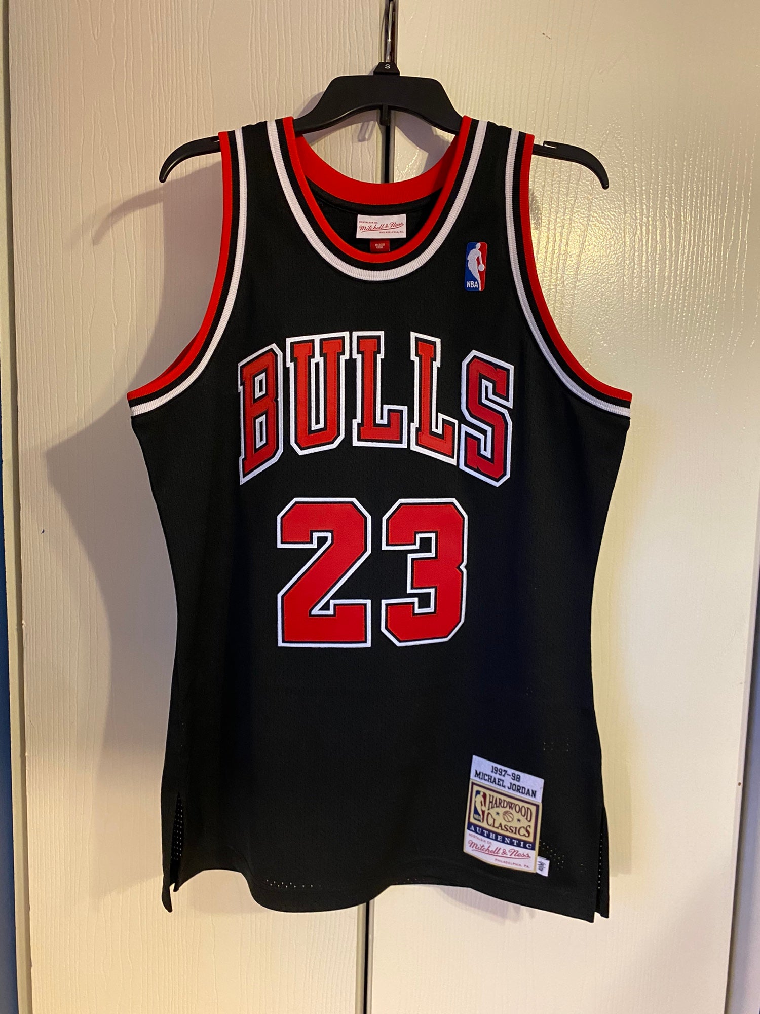 100% Authentic Michael Jordan Mitchell Ness 97 98 Bulls Jersey Size 40 M  Mens