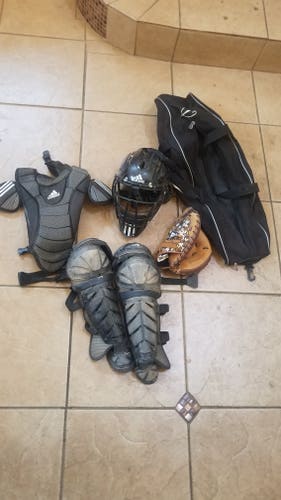 ADIDAS YOUTH TRIPLE STRIPE CATCHER COMBO