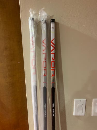 1 Senior Left Hand Mid Pattern  Vapor Hyperlite Hockey Stick