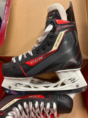 Senior CCM Regular Width  Size 7.5 JetSpeed Vibe Hockey Skates