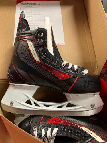 Junior CCM Regular Width  Size 5.5 JetSpeed XTRA PRO Hockey Skates