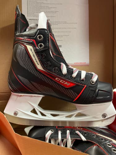 Junior CCM Regular Width  Size 3.5 JetSpeed XTRA PRO Hockey Skates