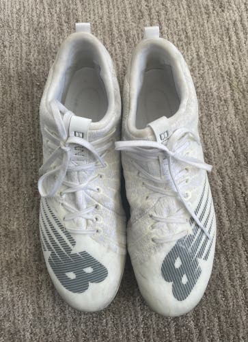 White Adult Molded Cleats Low Cut Burn X Low