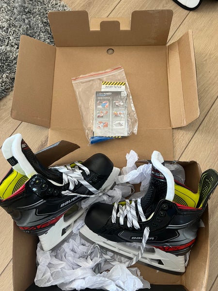 Junior Bauer Extra Wide Width Size 5.5 Vapor X2.9 Hockey Skates