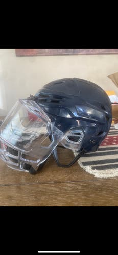New Large Bauer  Re-Akt 95 Helmet