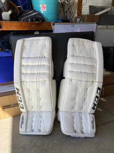 32" CCM Pro Stock Extreme Flex II Goalie Leg Pads