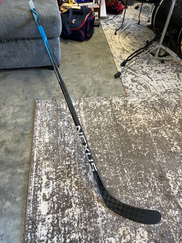 Senior Right Handed Toe Pattern  Nexus 3N Hockey Stick