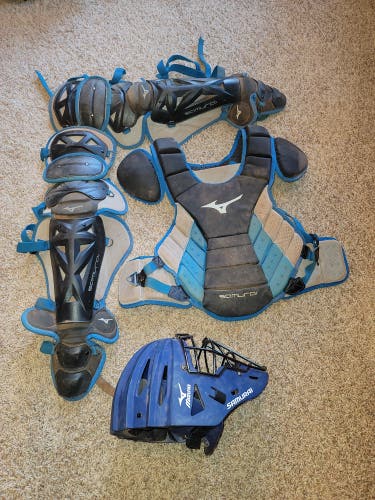 Used Mizuno Samurai Catcher's Set