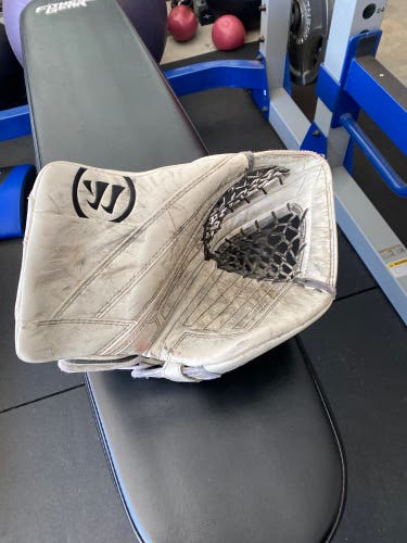 Used Regular  Ritual G4 Goalie Glove