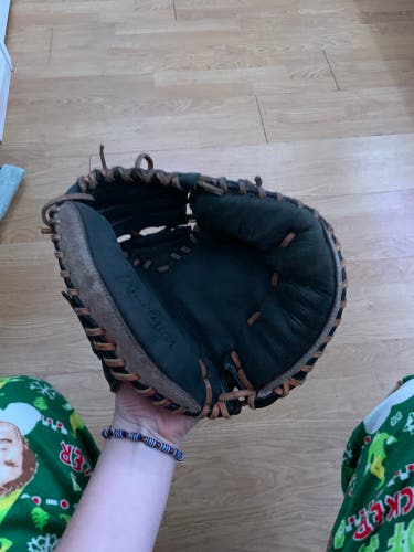 Right Hand Throw  Baseball Glove