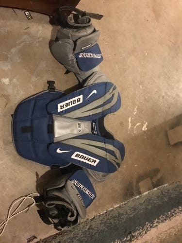 Youth Small bauer One55 goalie chest