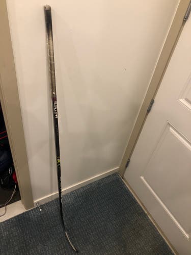 Senior Right Handed P28  Vapor 2x Hockey Stick