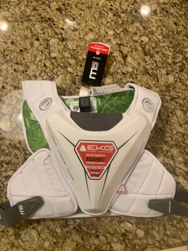 New Large Maverik M5 EKG Speed Shoulder Pads