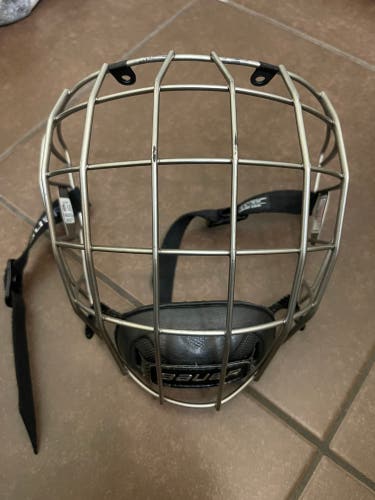 Large Bauer Full Cage Re-Akt Cage With New Chin Cup