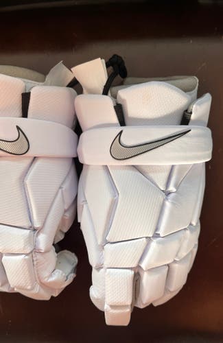 New Lacrosse Lax Player's Nike Small Vapor Lacrosse Gloves New With Tags