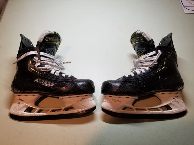 Used Junior Bauer Supreme 2S Pro Skates Size 5 D Good Condition