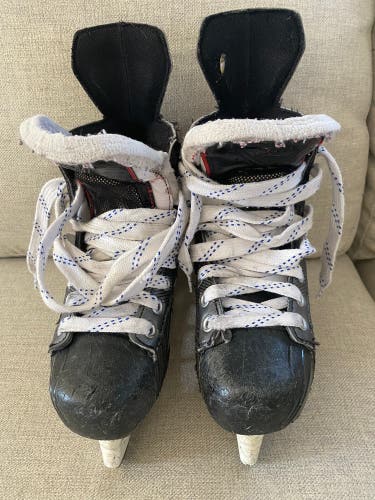 Youth Bauer Size 4.5 Vapor X700 Hockey Skates