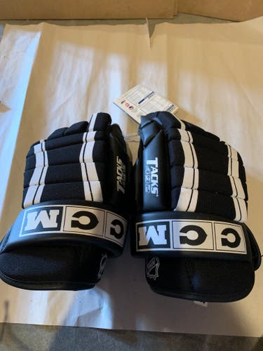 New CCM Tacks 492 Gloves 13"