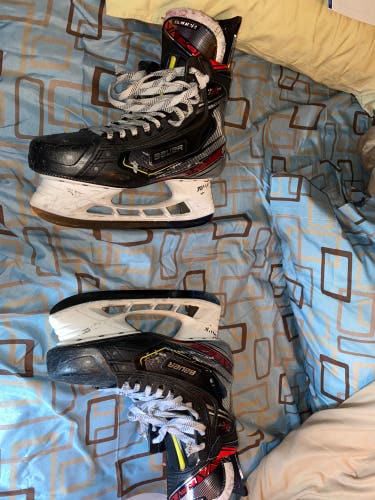 Senior Bauer Regular Width  Size 9.5 Vapor 2X Pro Hockey Skates