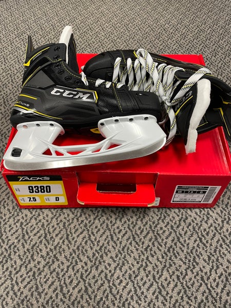 New CCM Super Tacks 9380 Size 7.5 Regular Width