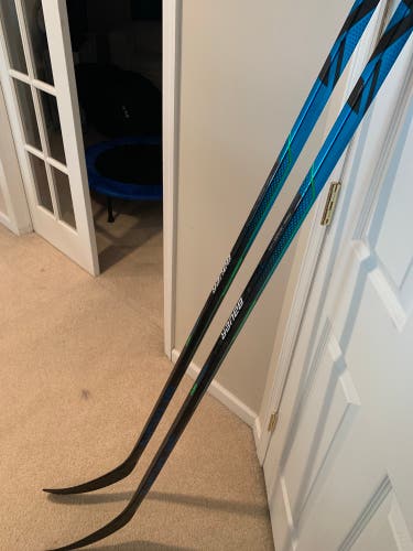 2 Pack Bauer Nexus Geo Hockey Stick (P92M 70 Flex LH)