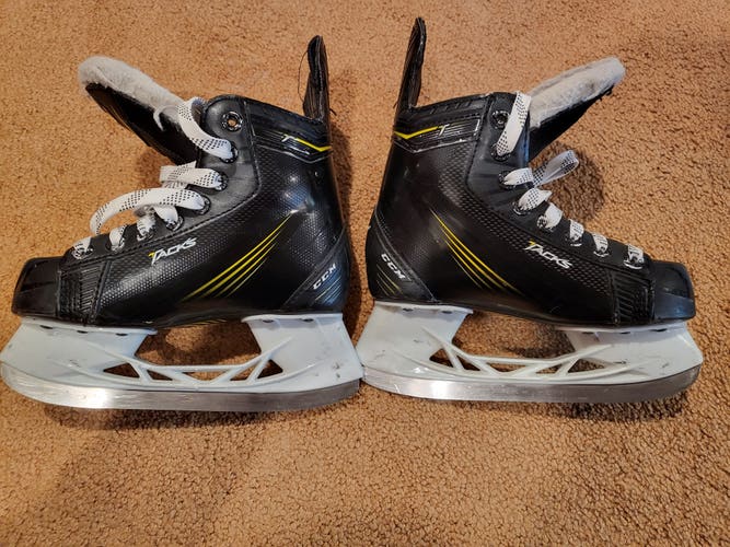 Used CCM Tacks Hockey Skates - Youth Size 12