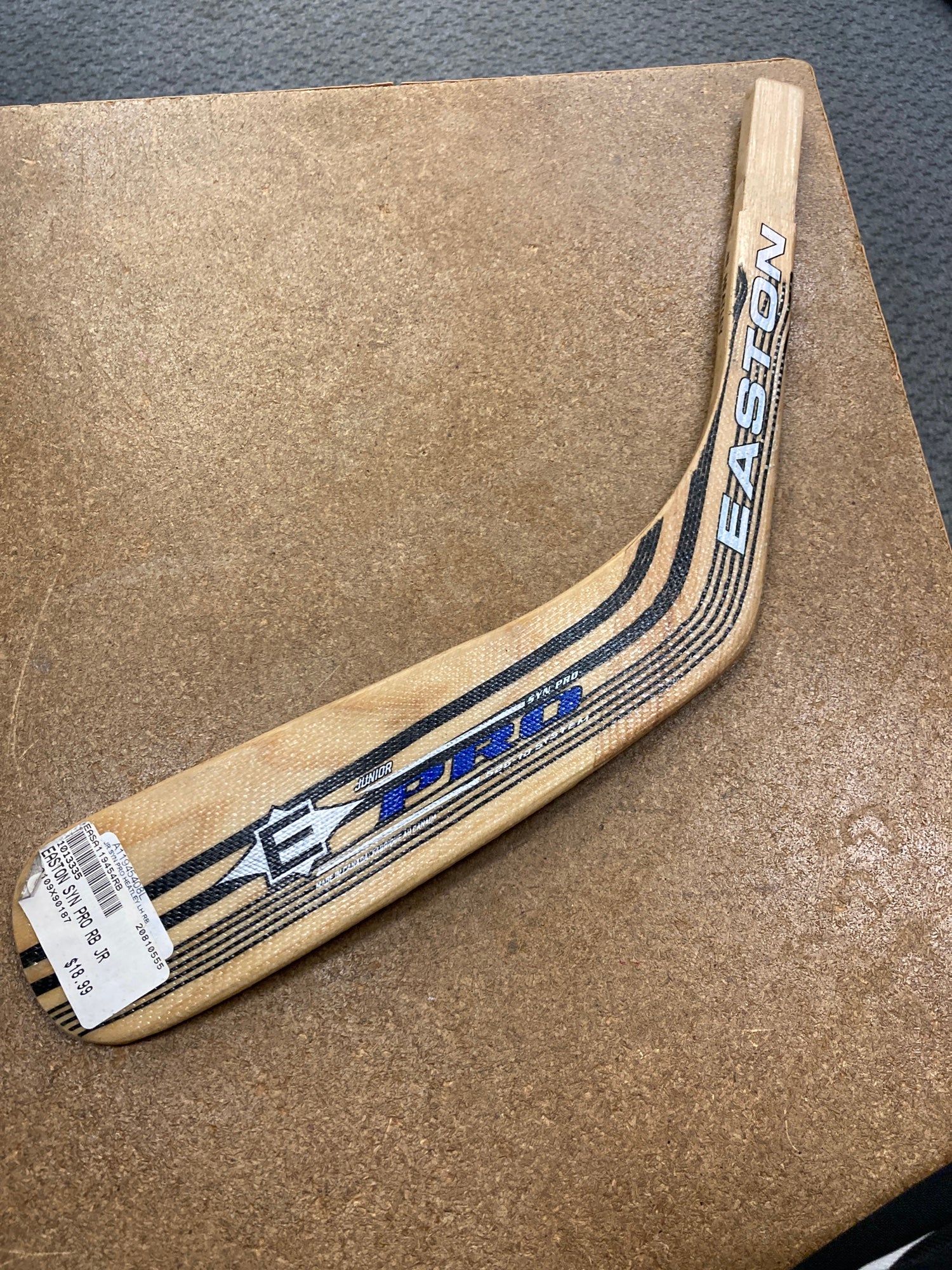 Easton Synergy Youth Abs Core Wood Hockey Stick ( A118430 ) 