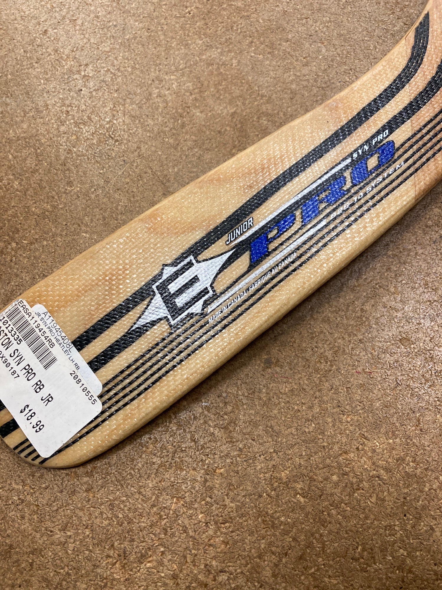 Easton Ultra Lite Hockey Shaft- Junior