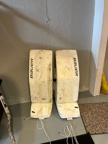 Used 35" Bauer  Supreme 1S Goalie Leg Pads