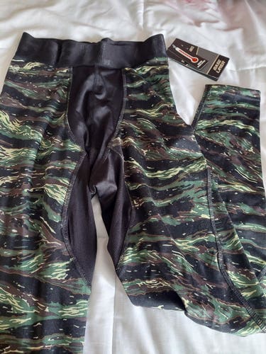 New Fleece Lined Mens Small Baselayer Pants Green