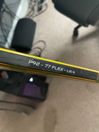 Senior Left Hand Mid Pattern Supreme UltraSonic Hockey Stick