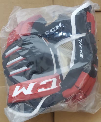 New CCM Tacks 4 roll pro 2 Gloves 14"
