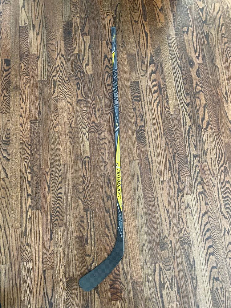 Intermediate Right Handed  Supreme 1S Hockey Stick