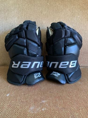 Bauer 14"  Supreme 2S Pro Gloves