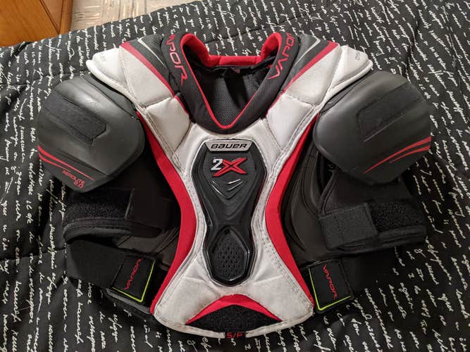 Used Bauer Vapor 2x Shoulder Pads, Sr size small