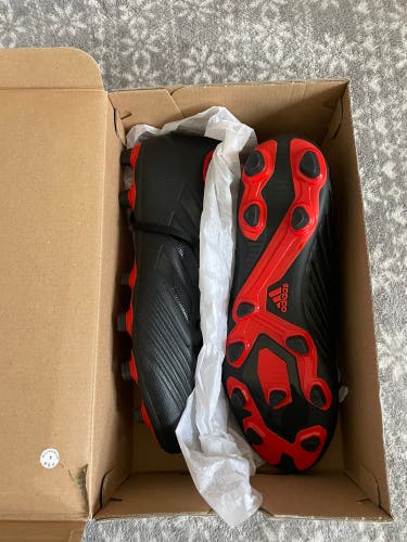 New Men's Size 9.0 (Women's 10) Molded Cleats Adidas Predator 19.4 Cleats