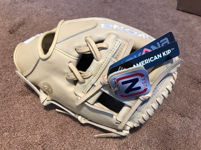 New Nokona Right Hand Throw Infield A-1150 Baseball Glove 11.5"