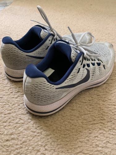 Nike Zoom Vomero 12 Sz 12