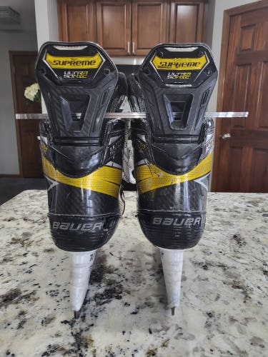 Senior Used Bauer Supreme UltraSonic Hockey Skates Regular Width Pro Stock Size 8