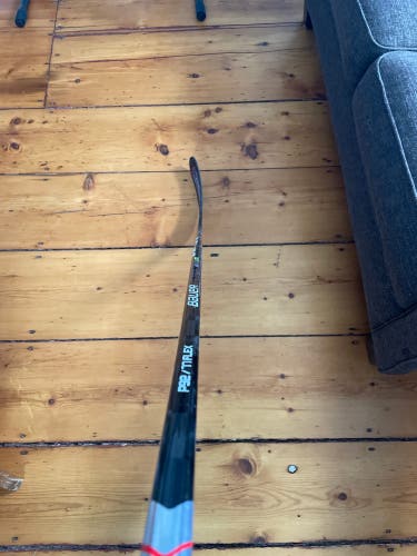 Senior Right Handed  Vapor Hyperlite Hockey Stick