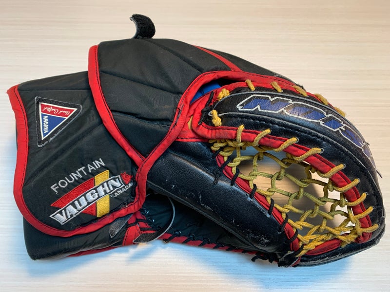 Vaughn Vision T3500 Canucks Pro Stock Flying Skate era 1990s Goalie Trapper Glove - Mike Fountain